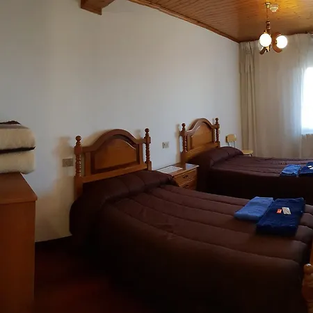 Santa Maria Do Poio Guest house Padornelo (Lugo)